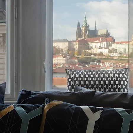 Justprague - Castle View * براغ
